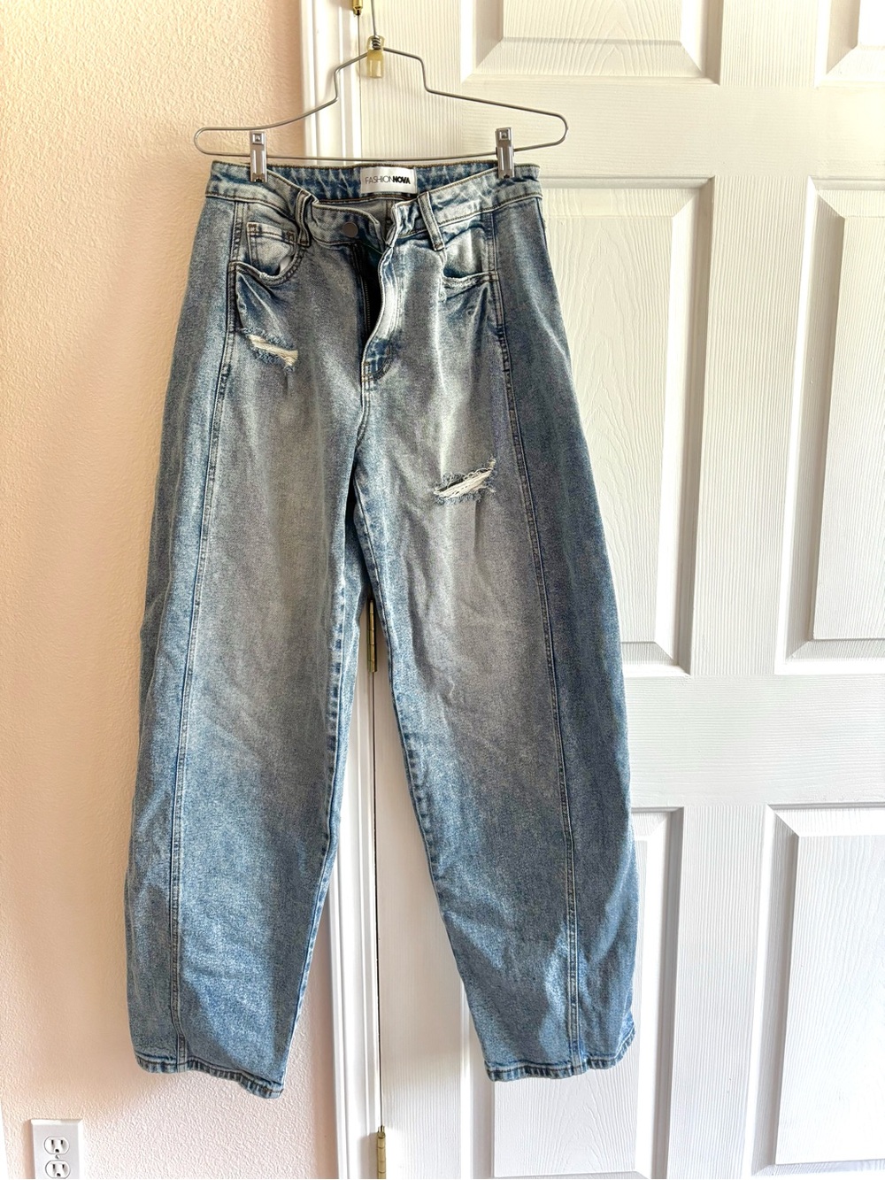Fashion Nova Called Out Low Stretch Barrel Leg Jeans Medium Wash Size 7 (M)